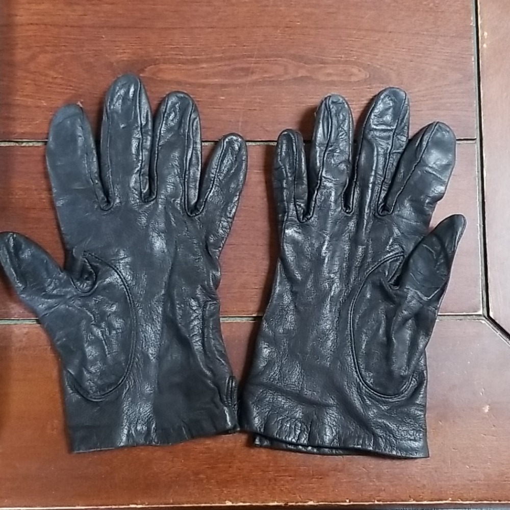 Aris Black leather gloves